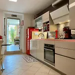 Au Rez-de-chaussee Avec Cour Fleurie, Centre Historique Du Croisic, A 900m - Fr-1-306-916 アパート