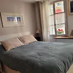 Au Rez-de-chaussee Avec Cour Fleurie, Centre Historique Du Croisic, A 900m - Fr-1-306-916 * ル・クロワジック