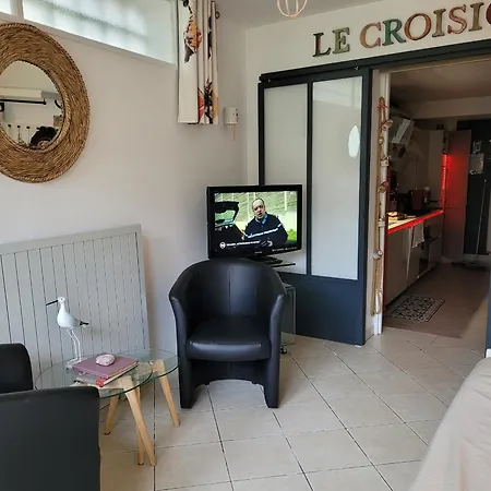 アパート Au Rez-de-chaussee Avec Cour Fleurie, Centre Historique Du Croisic, A 900m - Fr-1-306-916 *