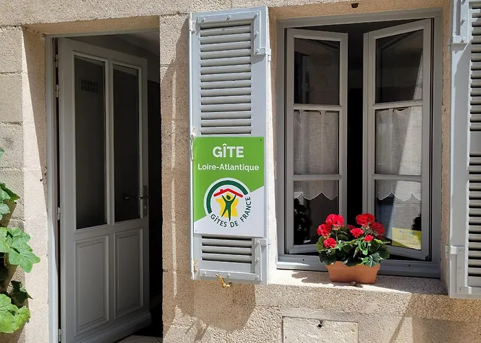 Apartment Au Rez-de-chaussee Avec Cour Fleurie, Centre Historique Du Croisic, A 900m - Fr-1-306-916 Le Croisic